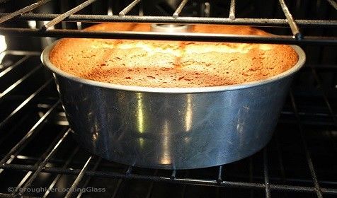 購入 管鍋とのシフォン ケーキの生産のための高出力のケーキねり粉の通気システム オンライン製造