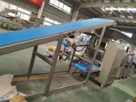 購入 800mmのこね粉のラミネータ機械は産業薄板になる装置を合わせた オンライン製造