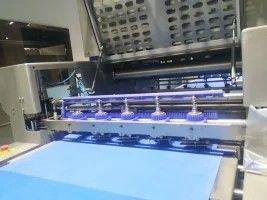 購入 G850 工業用容量を持つ様々なサイズのための高自動化クロアッサンライン オンライン製造