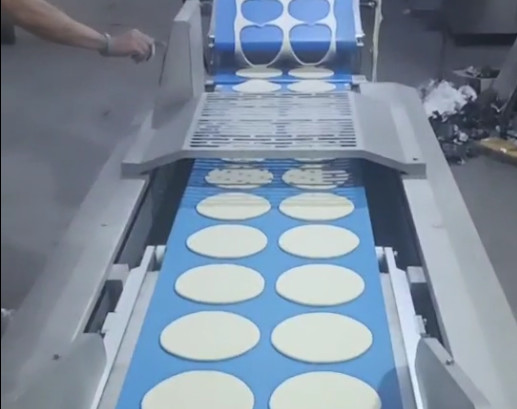 Full Automatic Round Pizza Production Line Dough Making Machine PLC Controlled